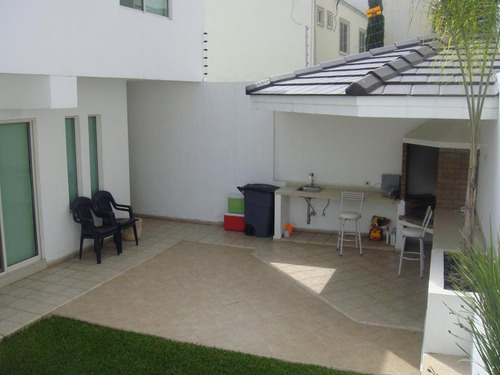 Casa Amplia En Venta En Cumbres 6º Sector D Monterrey