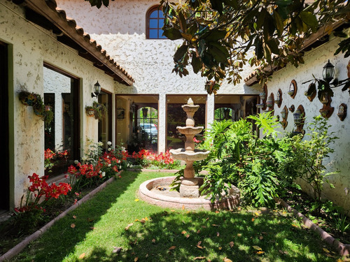 Calera De Tango | 4d 5b + Serv. | 5000m2 Terr. / 383m2 Const