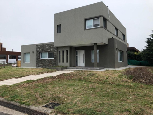 Imagen 16 de 18 de Casa De 5 Amb. En Canning. Barrio Brickland Canning