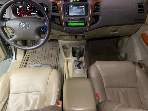 Toyota Fortuner 2010