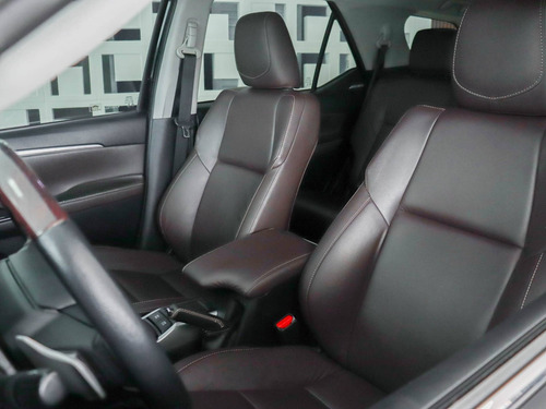Imagem 12 de 15 de Toyota Hilux Sw4 2.8 Srx 4x4 7 Lugares 16v Turbo