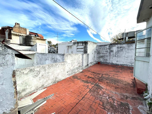 Imagen 3 de 20 de Taller Con Vivienda A Reciclar En Parque Chas