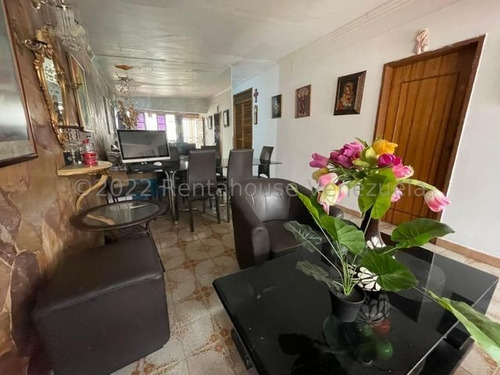 Imagen 14 de 30 de Casa En Venta Fundalara Este Barquisimeto, Calle Cerrada, Cerco Electrico, Amplio Estacionamiento, Servicio De Agua Constante, Info. 0424-5337900, Nds 02/06
