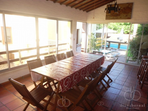 Imagen 21 de 25 de Mansa A Metros Del Mar, Chalet De 5 Dormitorios, 3 Baños Y Piscina Climatizada.- Ref: 54487