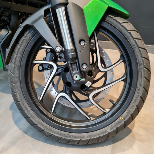 Imagen 11 de 22 de Bajaj Dominar 400 Ug - Dunlop Serie En Stock - Jp Motos