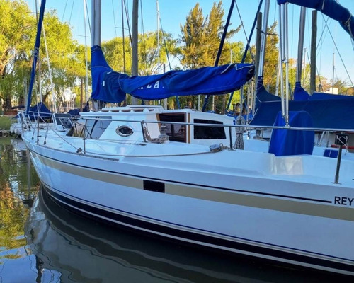 Imagen 2 de 10 de Velero Aries 10.80 Motovelero