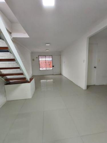 Casa En Venta A Cuadras Del Crs Cordillera