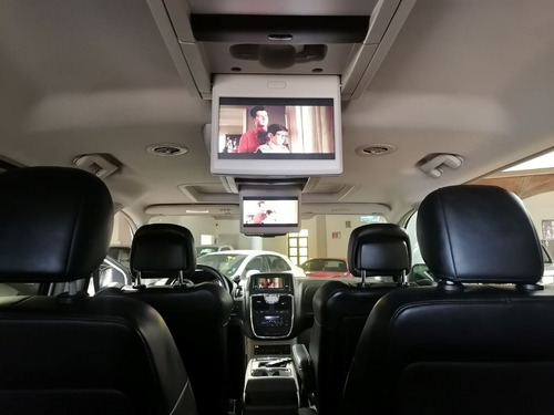 Imagen 9 de 15 de Chrysler Town Country Limited 2011