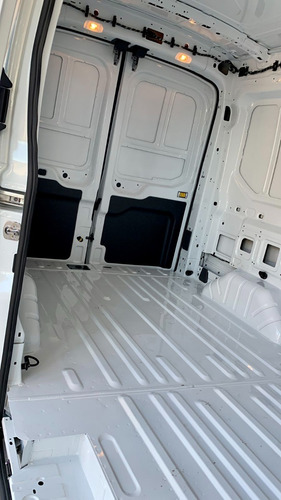 Imagen 12 de 18 de Ford Transit Furgon Largo 0 Km En Stock