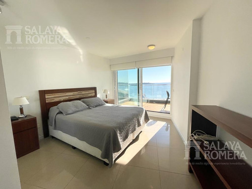 Imagen 10 de 20 de Venta Departamento - 2 Dormitorios Dependencia - Playa Mansa Con Vista Al Mar Ref:2402620