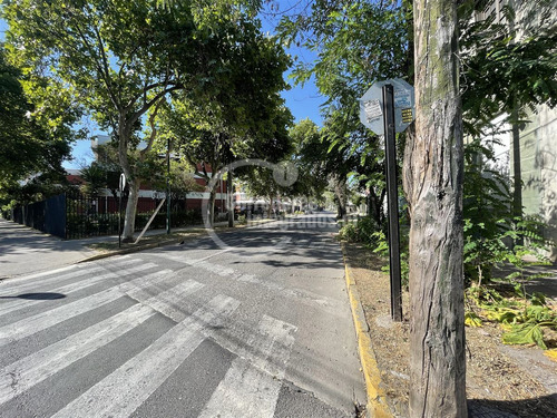 Sitio En Venta En Ñuñoa, Se Puede Construir Hasta 5 Pisos