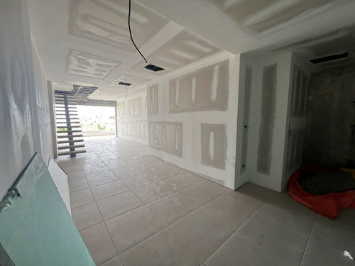 Penthouse De 3 Habitaciones Amueblado En Los Corales/ Entrega Agosto 2024