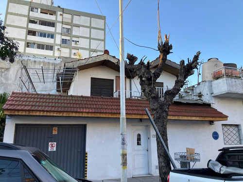 Bartolome Mitre Esq. Marmol, Casa Con Excelente Valor Comerc