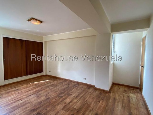 Amplio Apartamento En La Urbina, Codg Mas 25-20975