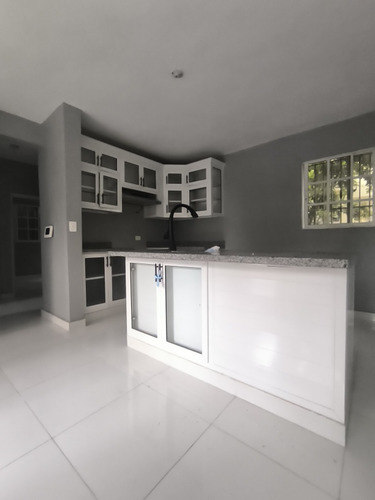 Apartamento De 2 Habitaciones Un Baño Sala Cocina Comedor