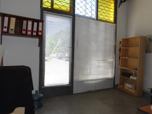 Local A Metros De Av. Mitre, 39.00m2 Cubiertos Con Patio.- Villa Martelli