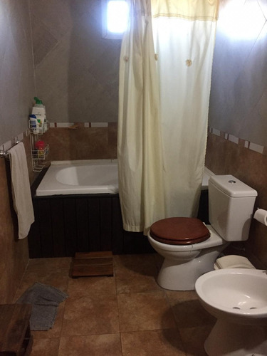 Impecable Casa De 3 Dormitorios