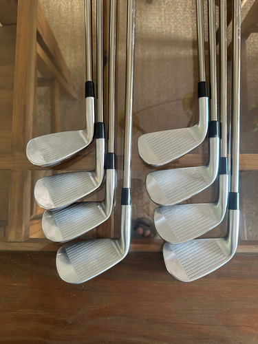 Titleist T200 - 4 / Gap - Recoil 95 Stiff Diestro (Usado)