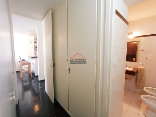 Apartamento En Península * 1 Y Medio Dormitorios Venta- Ref: 2823