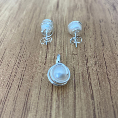 Imagen 4 de 10 de Juego Dije Y Aretes Perla Y Plata .925 Agálea Joyería