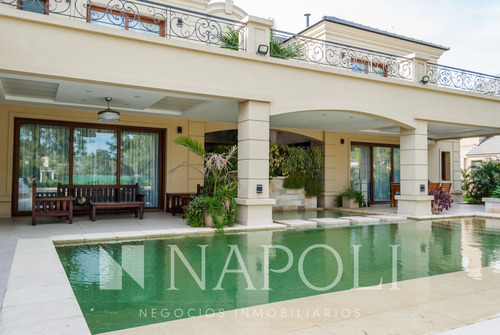 Propiedad En Venta Con Detalles De Categoría, Saint Thomas
