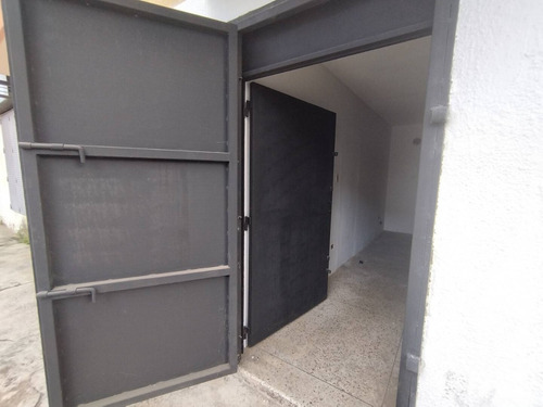 221747 Venta Local Comercial Calle Repuestera Naguanagua Fp