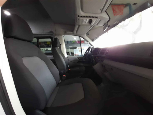 Imagen 14 de 15 de Volkswagen Crafter 2019 5p L4/2.0/tdi Man Lwb 19/pas C/e 3.