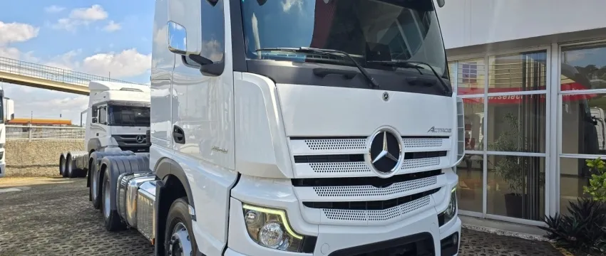 Mercedes Benz Actros 2548 Ls 6x2 2023/2024.
