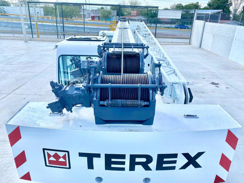 Imagen 8 de 15 de Grua Titan Sobre Camion Terex T340 Para 40 Toneladas
