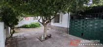 Comprar Casa Dos Dormitorios Muy Bien Ubicada Próximo A Avenidas Con Garage Y Cochera!!