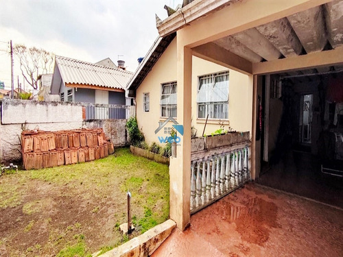 Imagem 2 de 25 de Ótima Oportunidade Para Você, Que Procura Uma Casa Com 2 Quartos E Edicula, Em Um Amplo Terreno Medindo 200m² De Área Total Em Uma Rua Tranquila No Cajuru E Com A Facilidade De Pod - Ca01656 - 701151