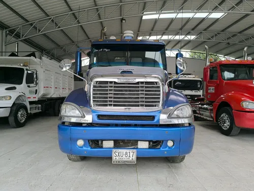 Freightliner Cl 120 2012 Azul