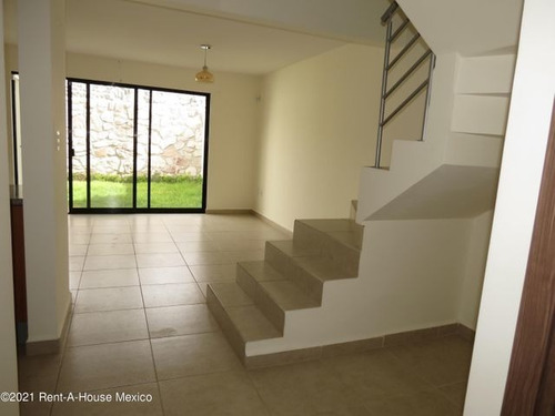 Imagen 1 de 14 de Qh1 Casa De 3 Recámaras En Venta En El Refugio, Con Amenidades