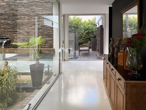 Casa En Venta Y Alquiler A La Laguna, Con 3 Dormitorios. Barrio Santa Bárbara, General Pacheco, Tigre.