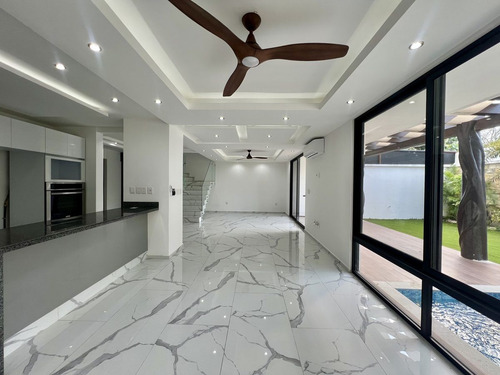Casa En Venta En Mérida, Diade Temozón, 4 Habit