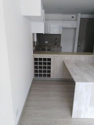 Imagen 6 de 23 de Apartamento En Arriendo Las Aguas 90-64580