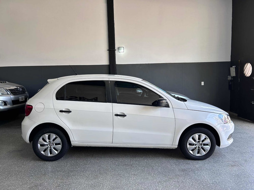 Imagen 4 de 25 de Volkswagen Gol Trend 2014 1.6 Pack I 101cv