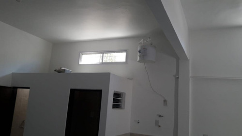 Local En Venta - Espacio Principal Y Dos Baños - 50 Mts2 - Wilde