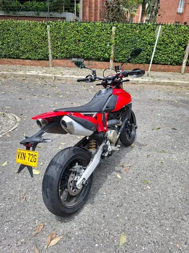 Ducati Hypermotard 698