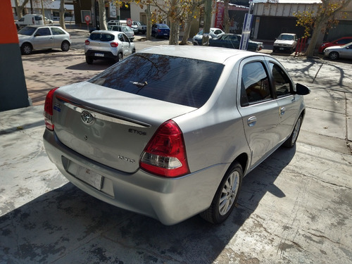 Imagen 8 de 10 de Toyota Etios Xls 4p 2015