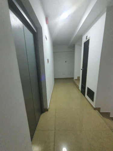 Elena Hidalgo Vende Apartamento En Res. Chelsea Court Obra Blanca Torre West, (solo Clientes)