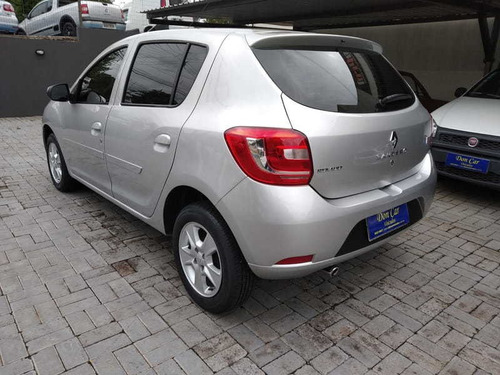 Imagem 9 de 12 de Renault Sandero Authentic 1.0 16v Flex 4p