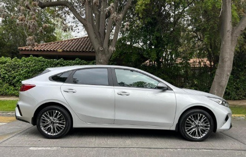 Imagen 15 de 15 de Kia Cerato 5 Automatico Full 2022