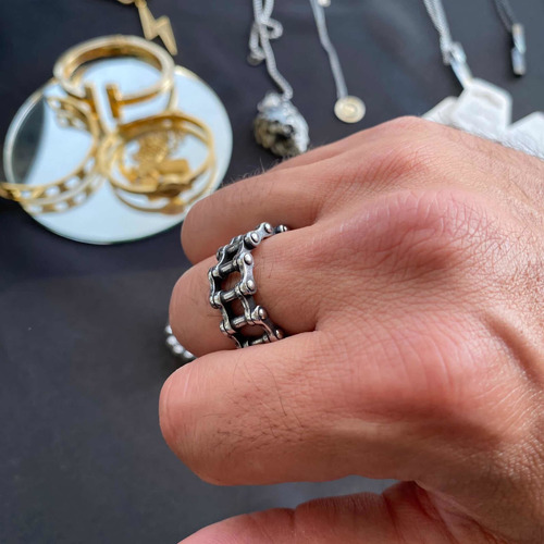 Imagen 2 de 2 de Anillo Cadena De Moto Acero Quirúrgico Biker Varios Tamaños