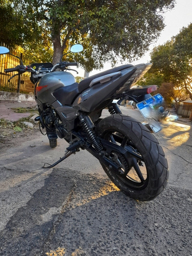 Imagen 3 de 5 de Bajaj 2010