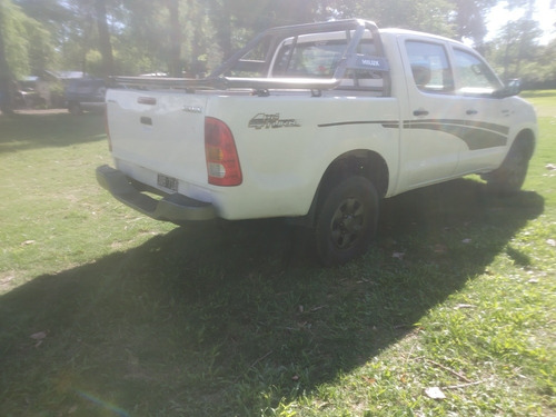 Toyota Hilux 2.5 Dx Cab Doble 4x4 (2009) 2011