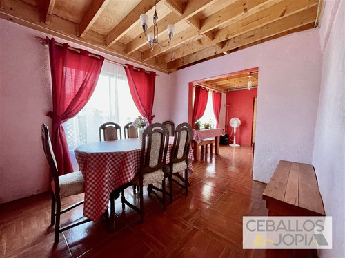 Casa En Venta De 3 Dorm. En Olmué