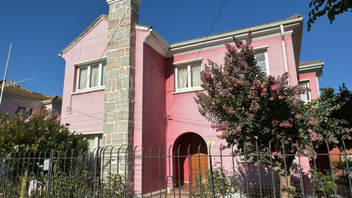 Vendemos Gran Casa Con Amplio Terreno En Barrio Residencial