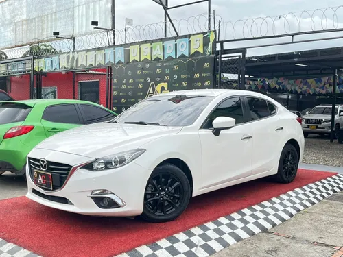 Mazda 3 TOURING 2.0 AT