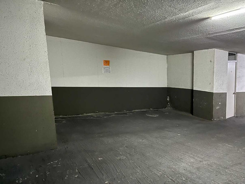Oportunidad Estacionamiento En Excelente Ubicación